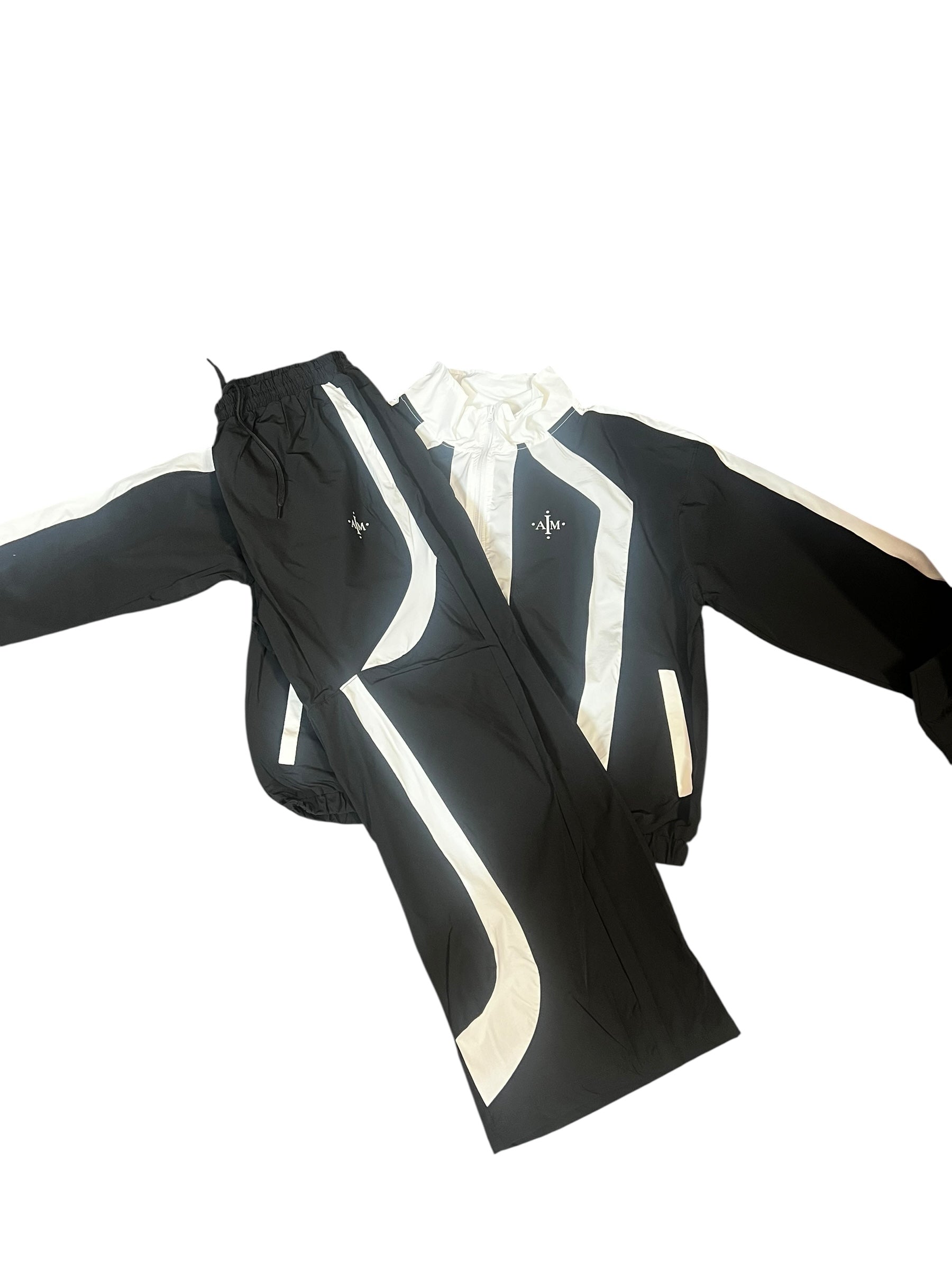 Men’s IAM black and white Windbreaker tracksuit. Size XL